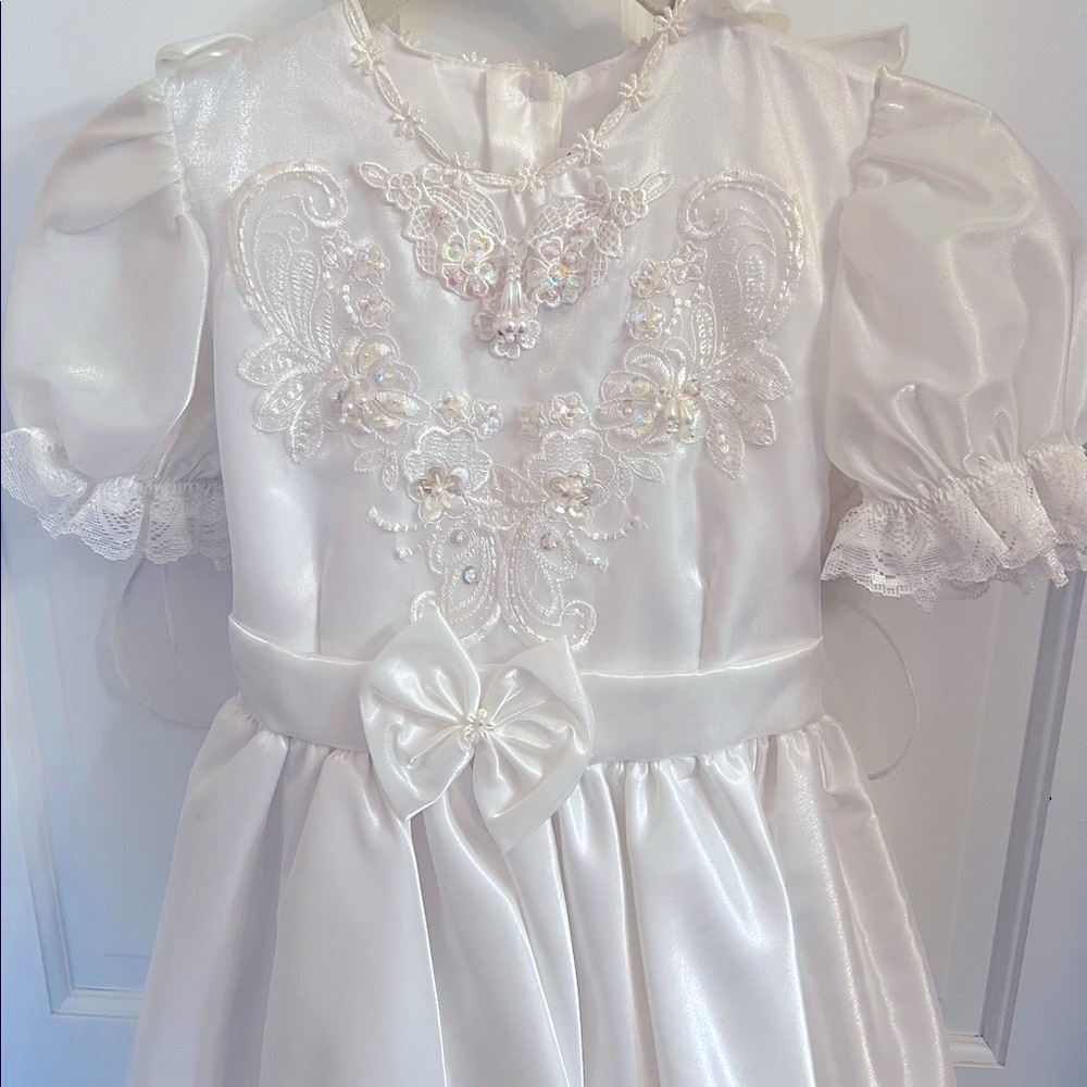 Adorable young girls Communion or Flower Girl dress. Now is the time to buy!